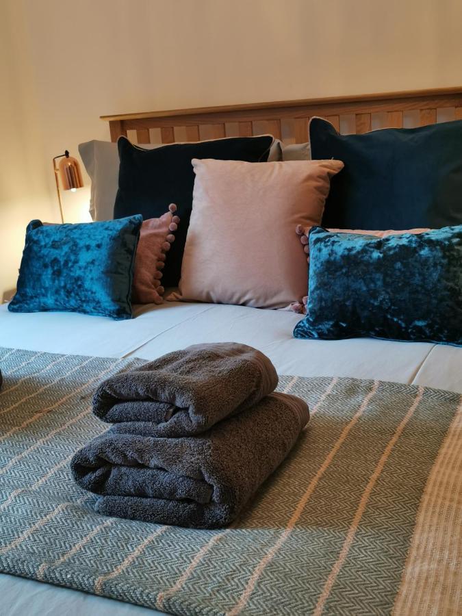 Eldon Row - Stylish Character Apartments - Central Location 1 & 2 Bed Available Dolgellau Eksteriør billede