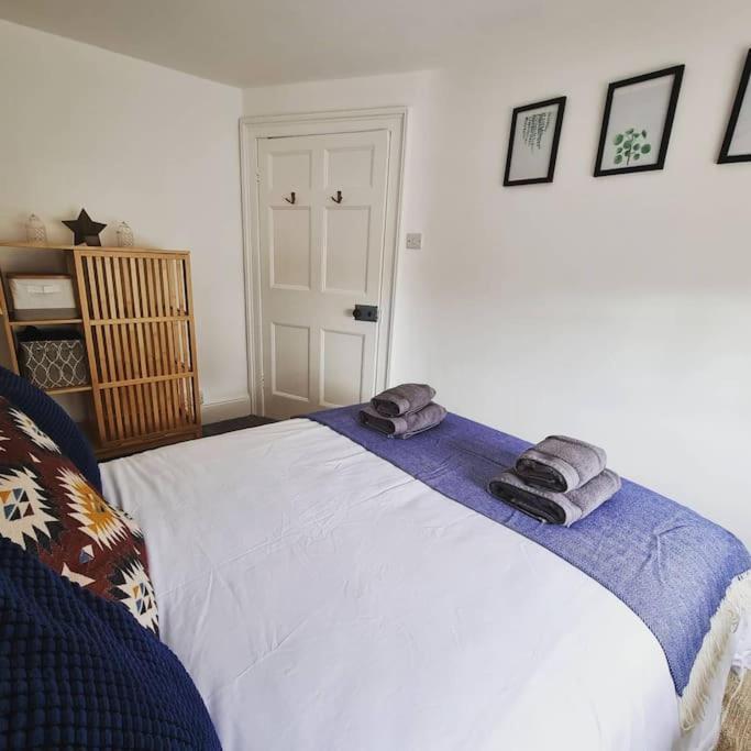 Eldon Row - Stylish Character Apartments - Central Location 1 & 2 Bed Available Dolgellau Eksteriør billede